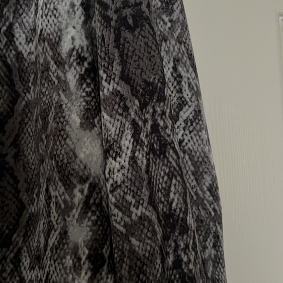 NWT Blouse - Picture 4 of 4